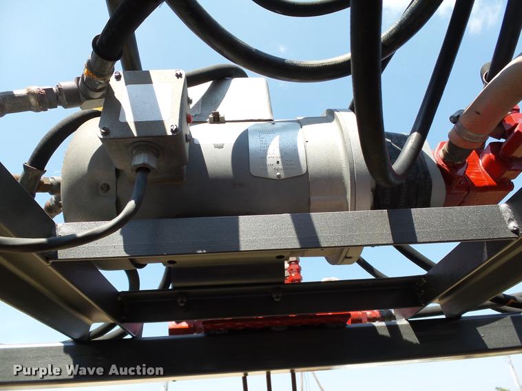 image for item DB4151 WW Livestock Systems squeeze chute