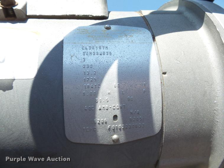 image for item DB4151 WW Livestock Systems squeeze chute