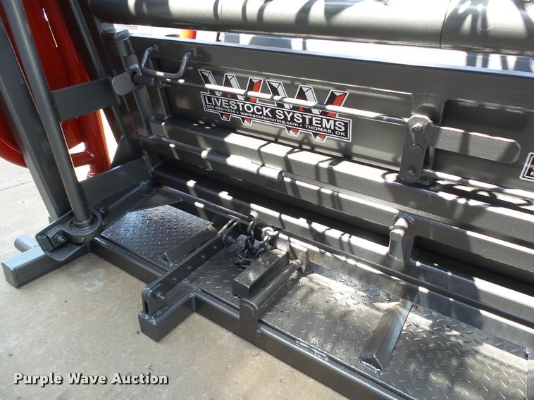image for item DB4151 WW Livestock Systems squeeze chute
