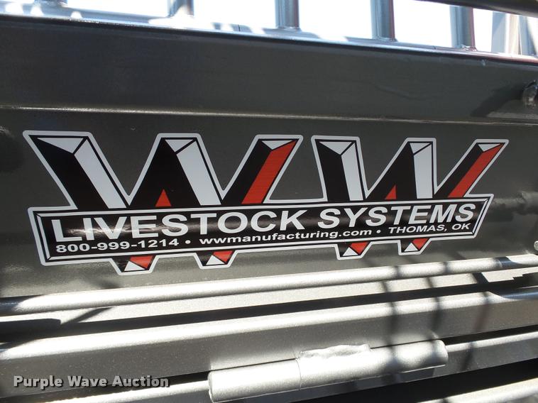 image for item DB4151 WW Livestock Systems squeeze chute