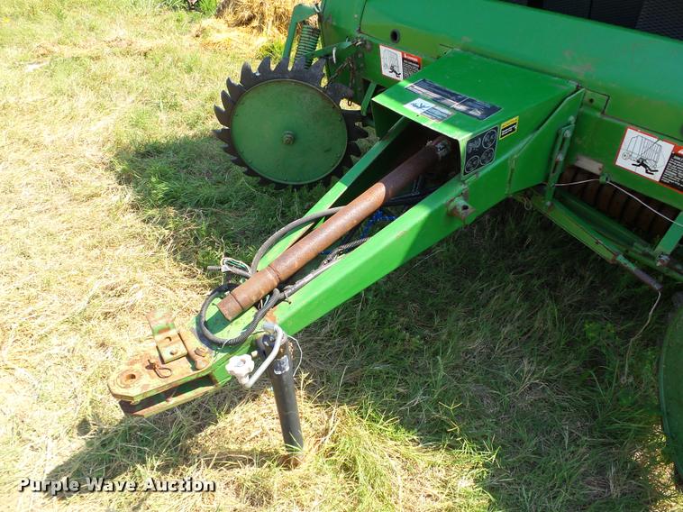 image for item DB4152 1994 John Deere 535 round baler