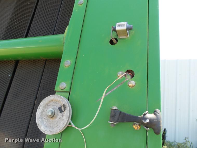 image for item DB4152 1994 John Deere 535 round baler