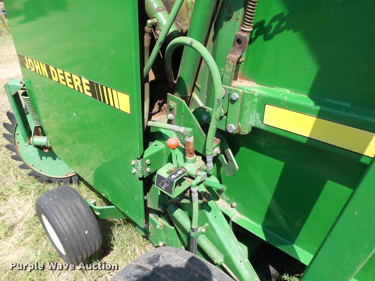 image for item DB4152 1994 John Deere 535 round baler
