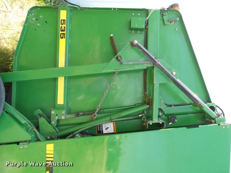 image for item DB4152 1994 John Deere 535 round baler
