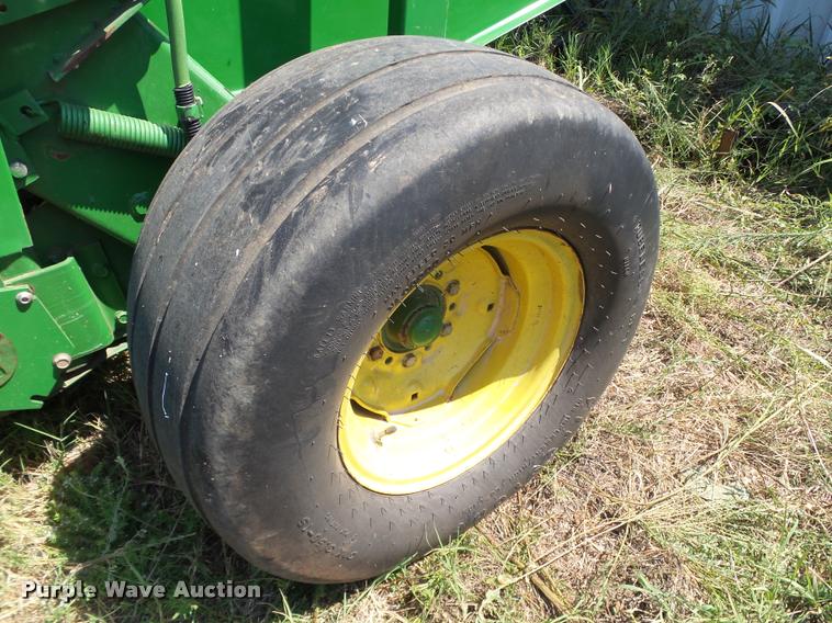 image for item DB4152 1994 John Deere 535 round baler