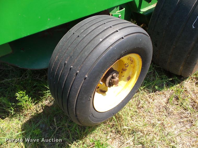 image for item DB4152 1994 John Deere 535 round baler