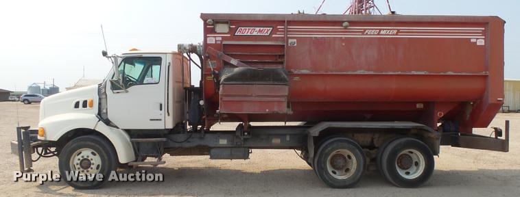 image for item DC3872 1998 Ford LT8513 Louisville 113 feed truck