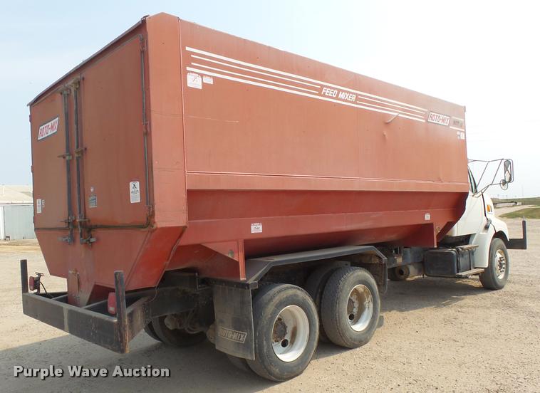 image for item DC3872 1998 Ford LT8513 Louisville 113 feed truck