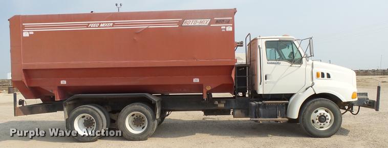 image for item DC3872 1998 Ford LT8513 Louisville 113 feed truck