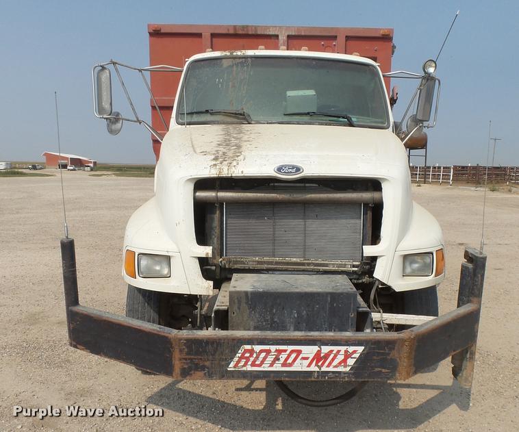 image for item DC3872 1998 Ford LT8513 Louisville 113 feed truck