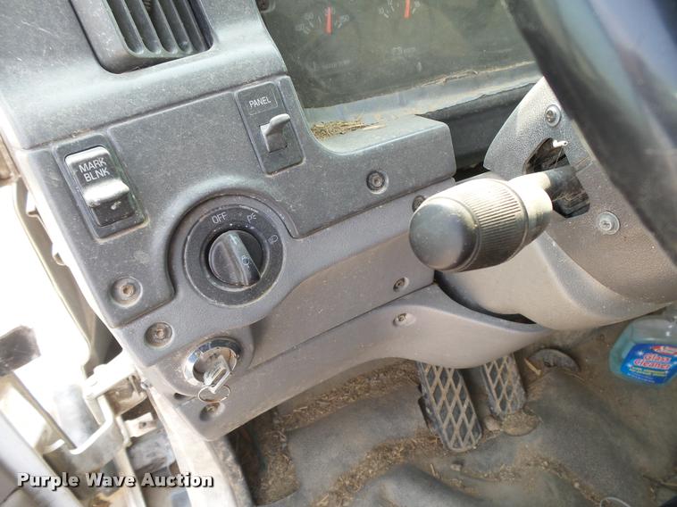 image for item DC3872 1998 Ford LT8513 Louisville 113 feed truck