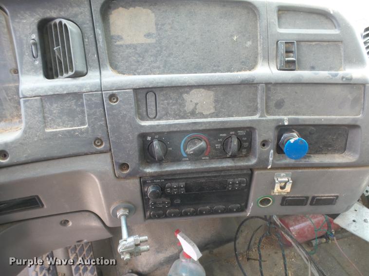 image for item DC3872 1998 Ford LT8513 Louisville 113 feed truck