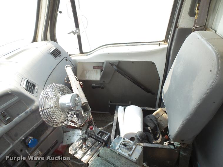 image for item DC3872 1998 Ford LT8513 Louisville 113 feed truck