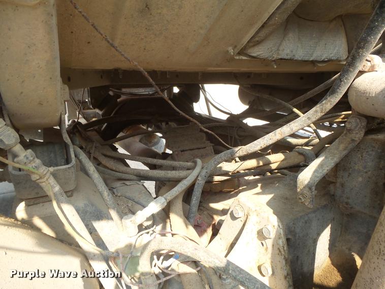 image for item DC3872 1998 Ford LT8513 Louisville 113 feed truck