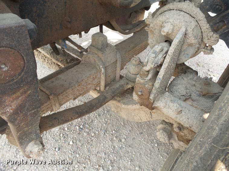 image for item DC3872 1998 Ford LT8513 Louisville 113 feed truck