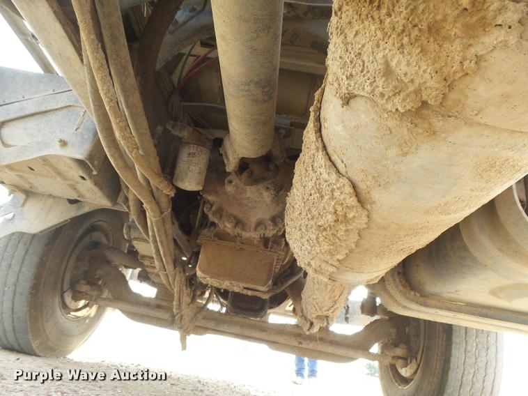 image for item DC3872 1998 Ford LT8513 Louisville 113 feed truck