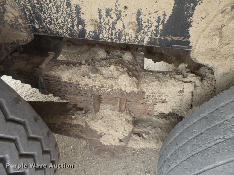 image for item DC3872 1998 Ford LT8513 Louisville 113 feed truck