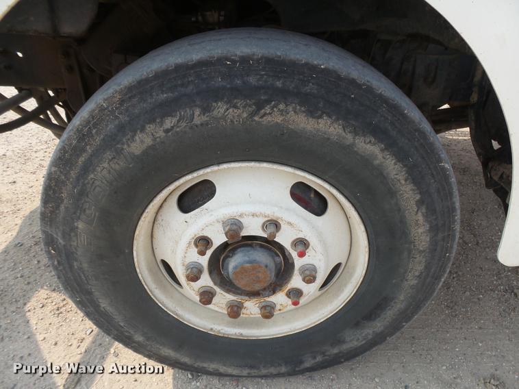 image for item DC3872 1998 Ford LT8513 Louisville 113 feed truck