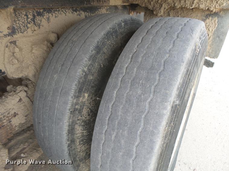 image for item DC3872 1998 Ford LT8513 Louisville 113 feed truck