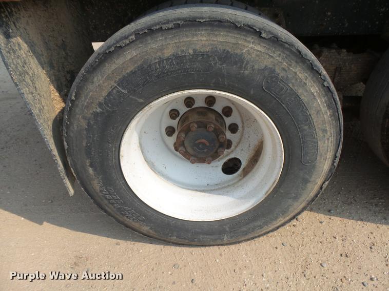 image for item DC3872 1998 Ford LT8513 Louisville 113 feed truck