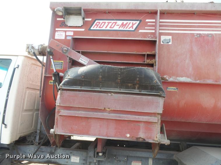 image for item DC3872 1998 Ford LT8513 Louisville 113 feed truck