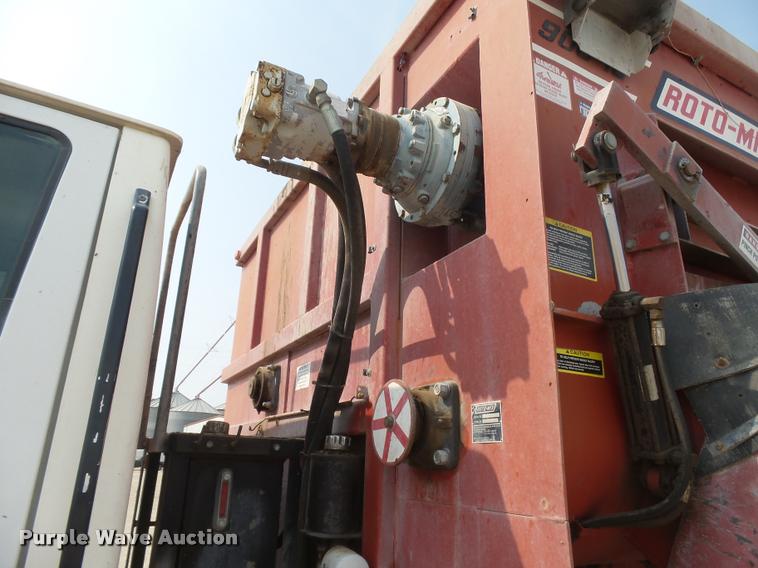 image for item DC3872 1998 Ford LT8513 Louisville 113 feed truck