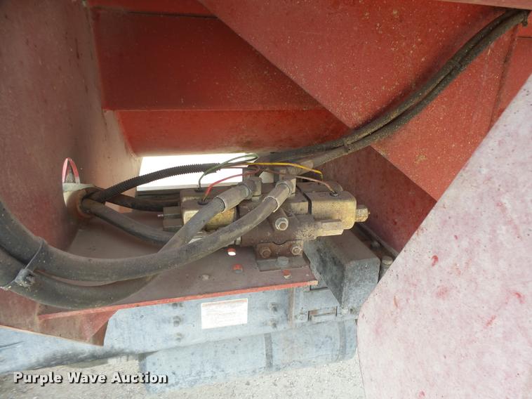 image for item DC3872 1998 Ford LT8513 Louisville 113 feed truck