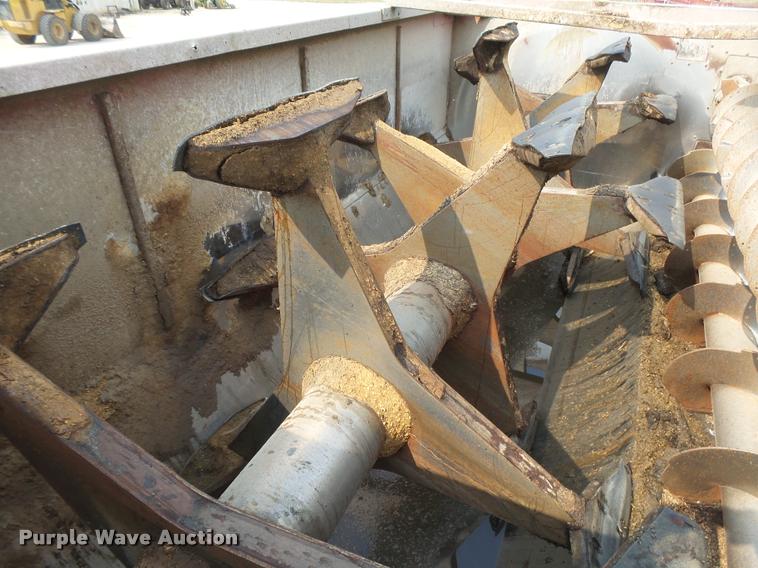 image for item DC3872 1998 Ford LT8513 Louisville 113 feed truck