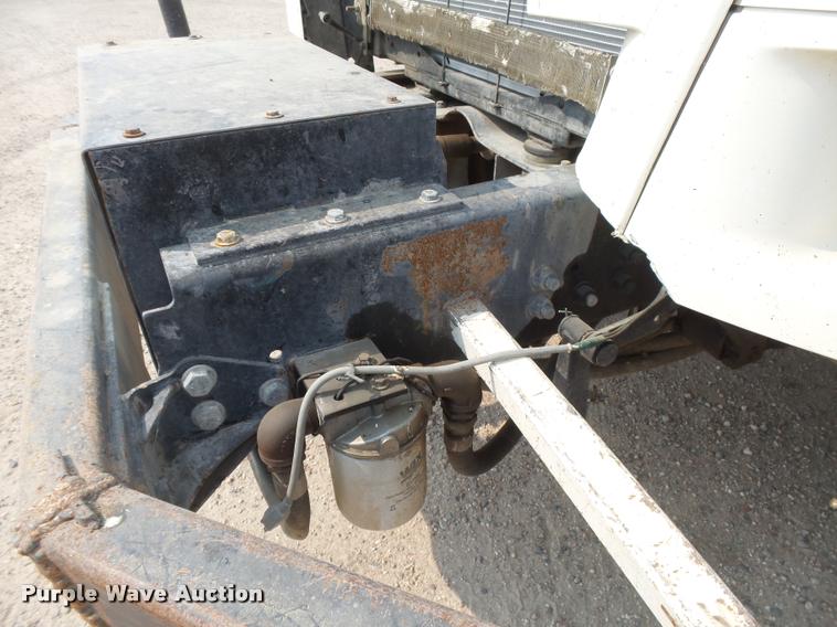 image for item DC3872 1998 Ford LT8513 Louisville 113 feed truck