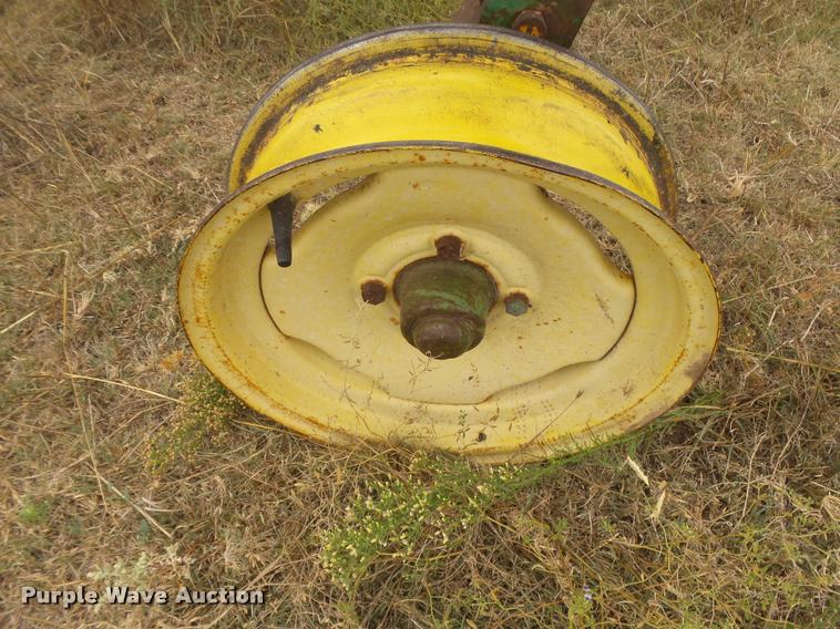 image for item DC3880 John Deere FF100H field cultivator