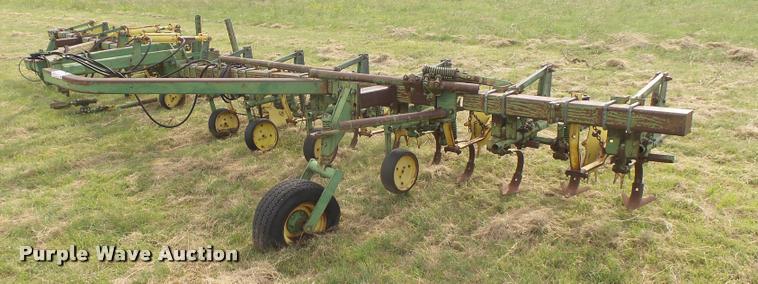 image for item DC3896 John Deere front mounted cultivator