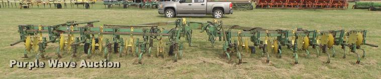 image for item DC3896 John Deere front mounted cultivator
