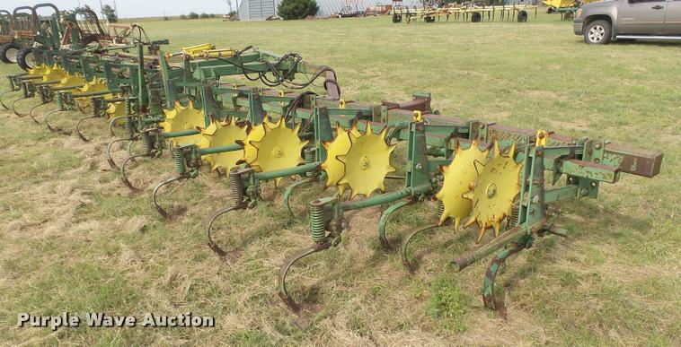 image for item DC3896 John Deere front mounted cultivator