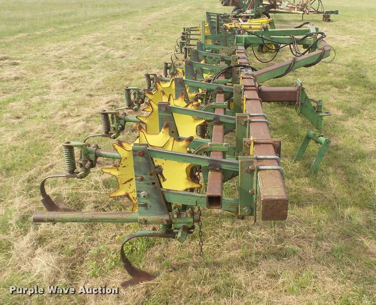 image for item DC3896 John Deere front mounted cultivator