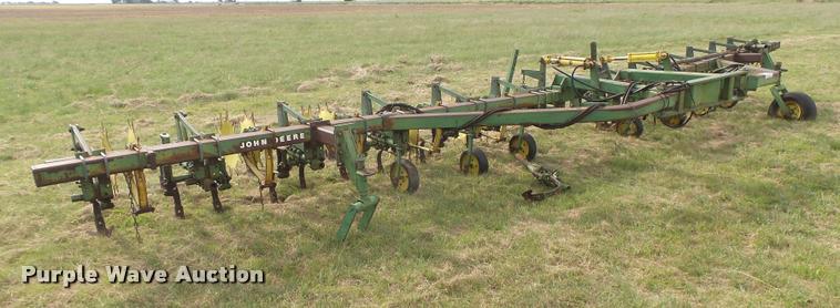 image for item DC3896 John Deere front mounted cultivator