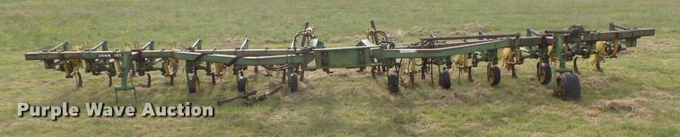 image for item DC3896 John Deere front mounted cultivator