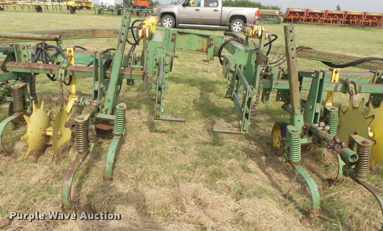 image for item DC3896 John Deere front mounted cultivator