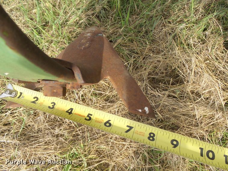 image for item DC3896 John Deere front mounted cultivator