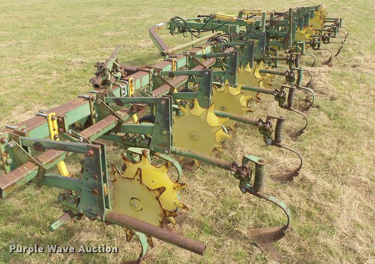 image for item DC3896 John Deere front mounted cultivator