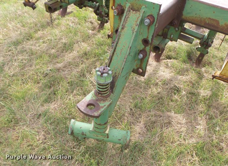 image for item DC3896 John Deere front mounted cultivator