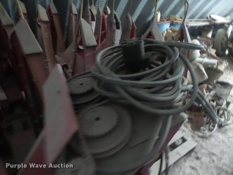 image for item DC3901 (12) Hesston Head Hunter units