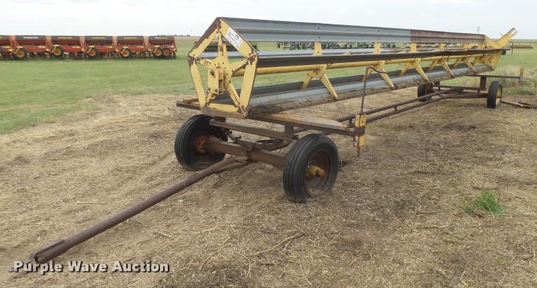 image for item DC3904 New Holland bat reel