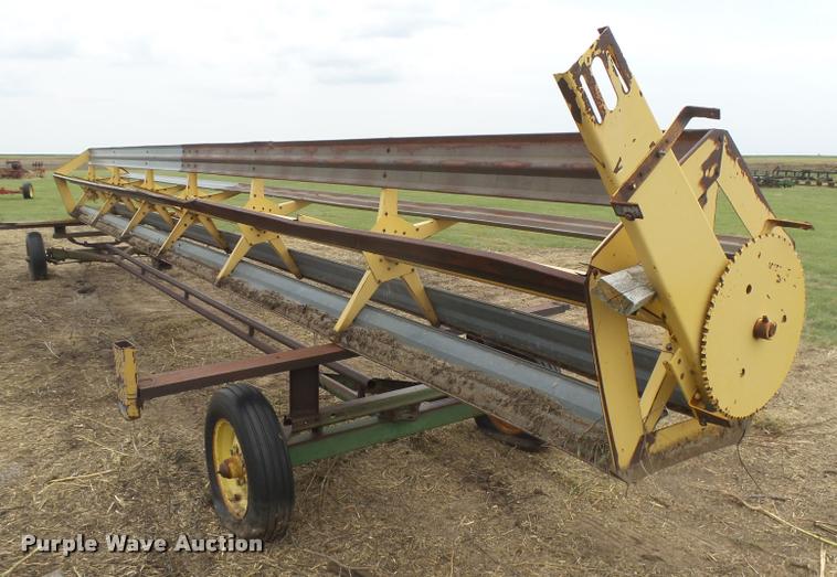 image for item DC3904 New Holland bat reel