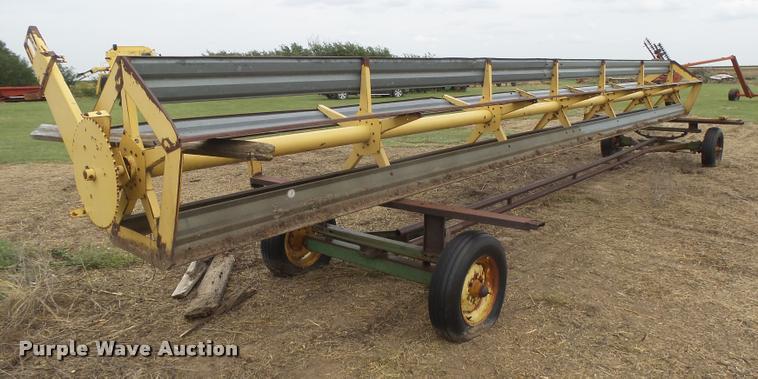 image for item DC3904 New Holland bat reel