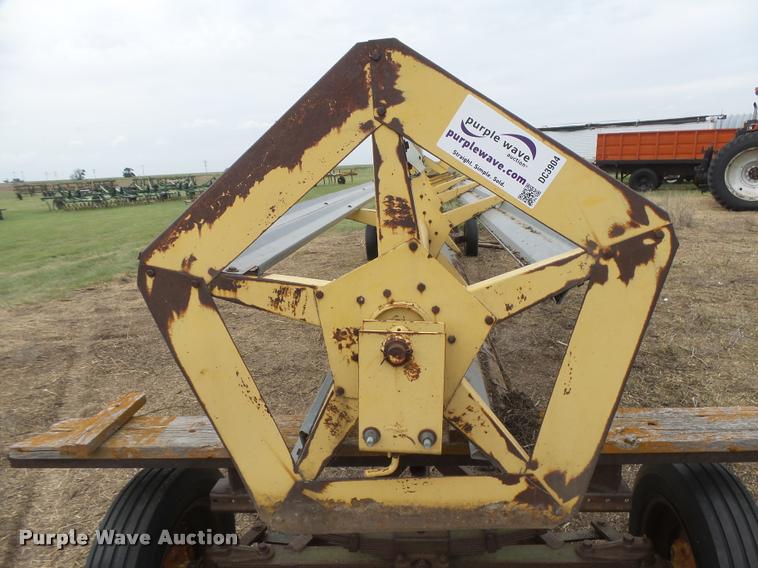 image for item DC3904 New Holland bat reel