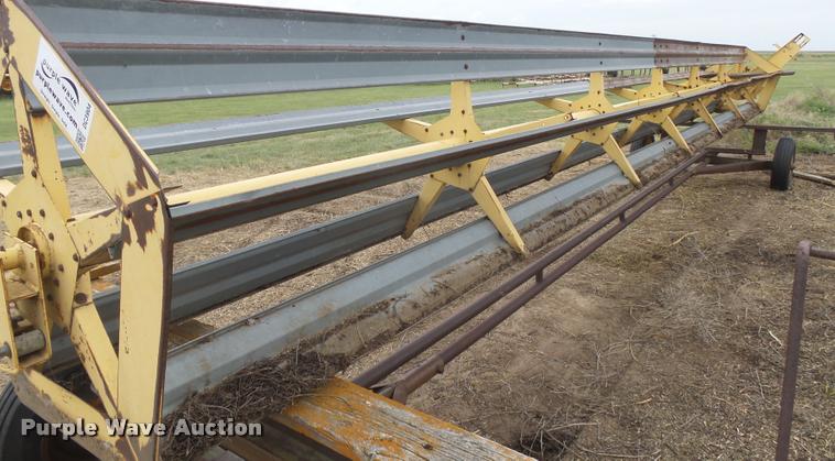 image for item DC3904 New Holland bat reel