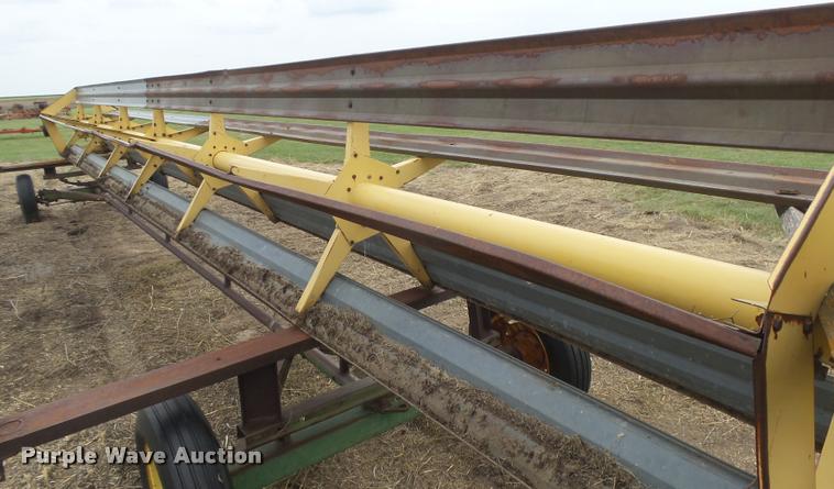 image for item DC3904 New Holland bat reel