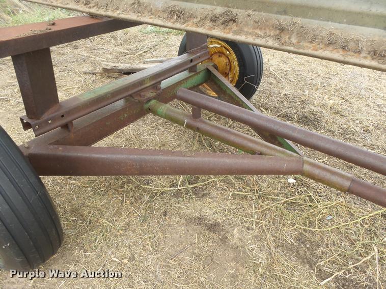 image for item DC3904 New Holland bat reel