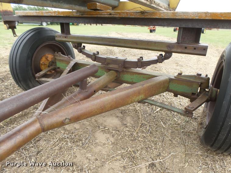 image for item DC3904 New Holland bat reel