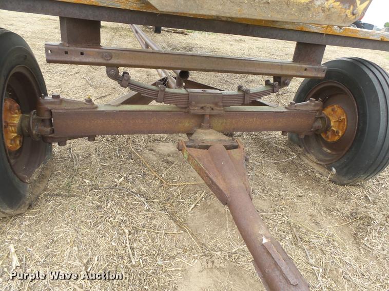 image for item DC3904 New Holland bat reel